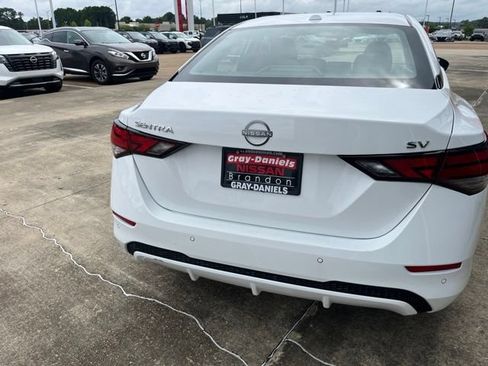 Used 2024 Nissan Sentra SV FWD image 3