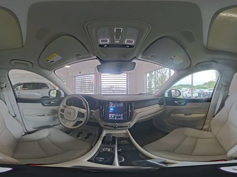 Certified 2023 Volvo XC60 B5 Plus w/ Climate Package AWD/4WD image 9