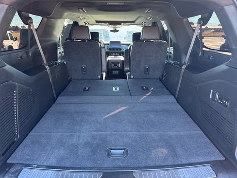 Used 2021 Chevrolet Suburban High Country w/ Premium Package image 9