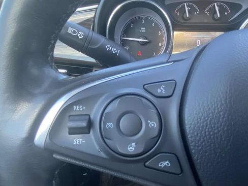 Used 2019 Buick Envision Essence FWD image 21