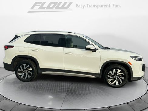 Certified 2025 Volkswagen Tiguan S image 10