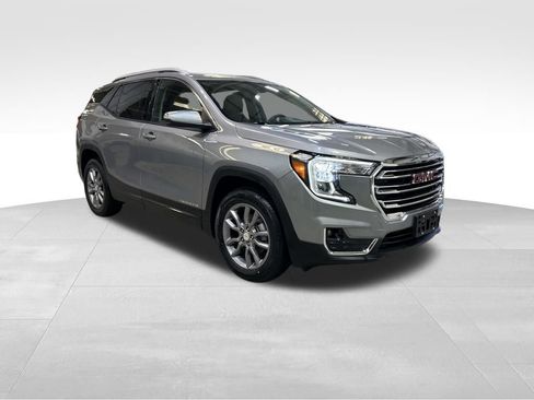Used 2024 GMC Terrain SLT image 14