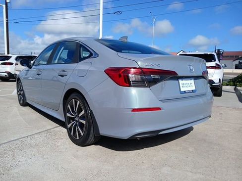 Used 2023 Honda Civic EX image 7