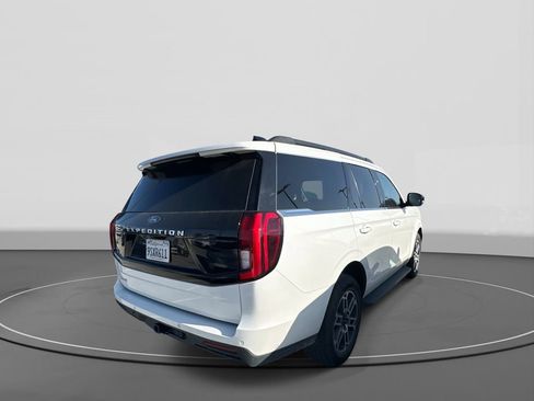 Used 2025 Ford Expedition Active image 7