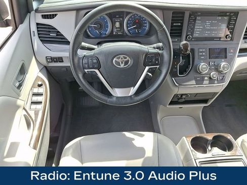 Used 2019 Toyota Sienna XLE w/ XLE Navigation Package AWD/4WD image 3