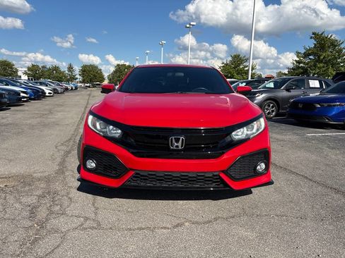 Used 2018 Honda Civic Sport image 2