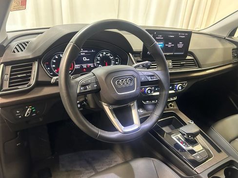 Used 2024 Audi Q5 2.0T Premium w/ Convenience Package AWD/4WD image 2