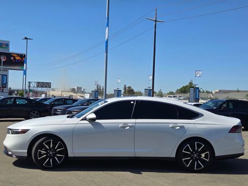 Used 2025 Honda Accord Touring image 4