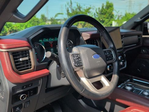 Used 2023 Ford Expedition Limited AWD/4WD image 11