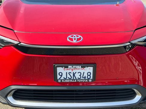 Used 2023 Toyota bZ4X Limited image 9