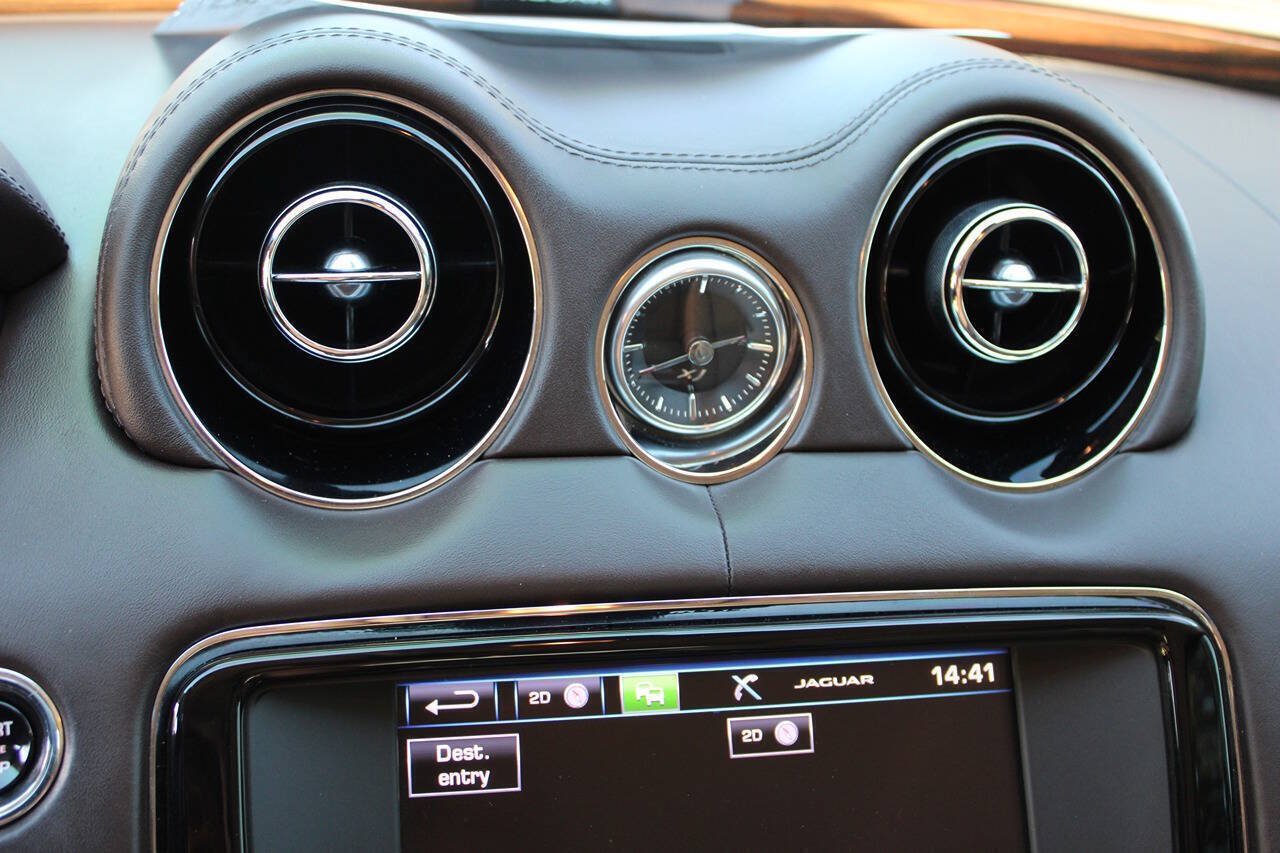 Used 2014 Jaguar XJ L Portfolio RWD image 26