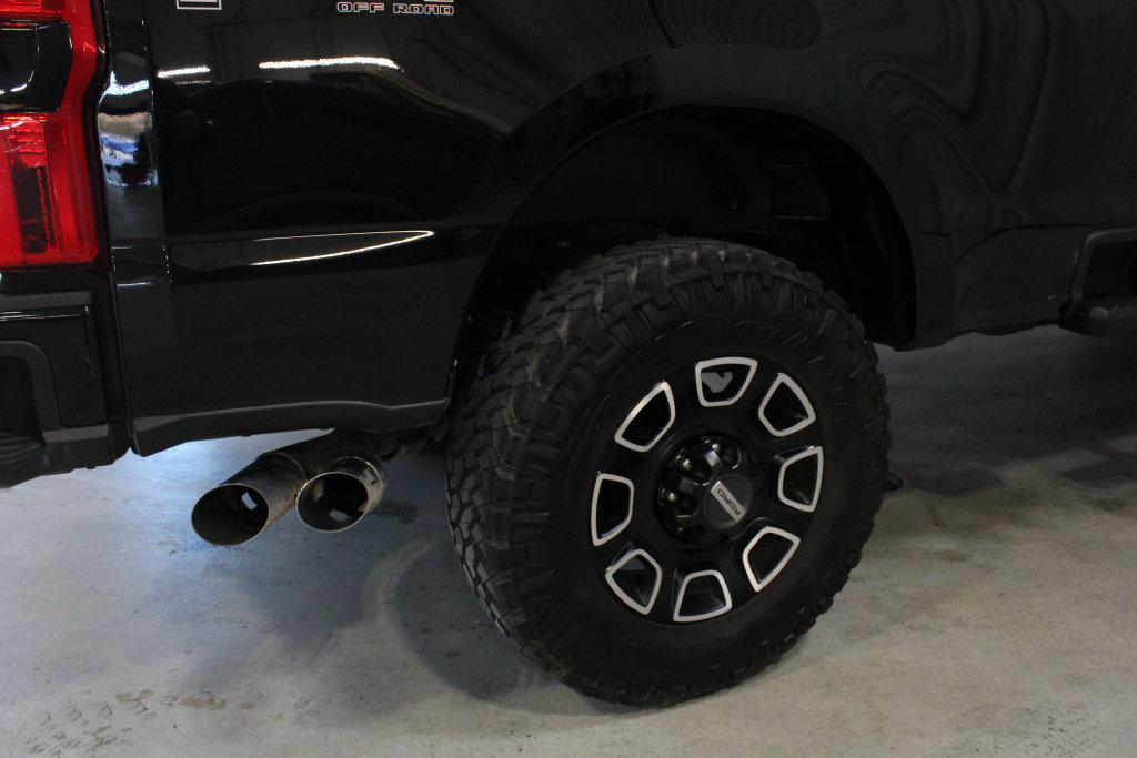 Used 2024 Ford F350 Platinum AWD/4WD image 28