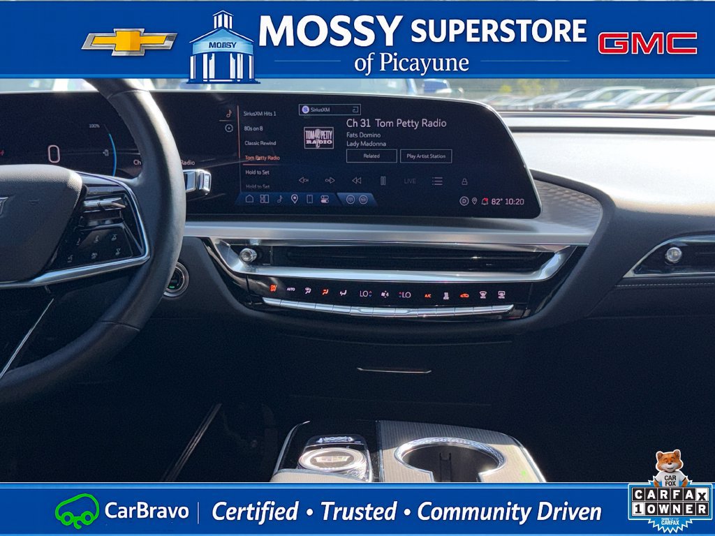 Certified 2025 Cadillac Lyriq Luxury AWD/4WD image 18