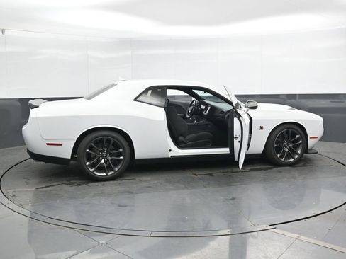 Used 2021 Dodge Challenger R/T Scat Pack RWD image 49
