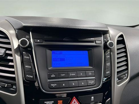 Used 2015 Hyundai Elantra GT FWD image 19