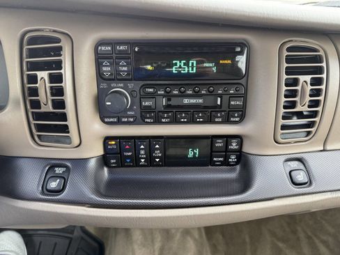 Used 2000 Buick Park Avenue Ultra w/ Gran Touring Pkg image 10