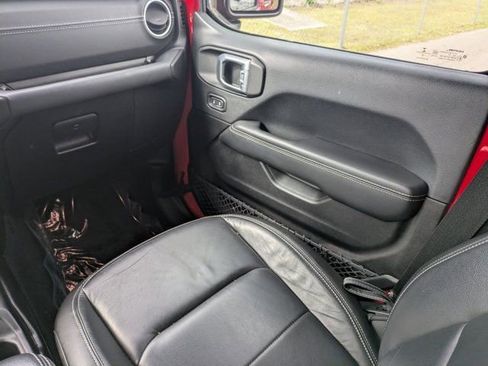 Certified 2018 Jeep Wrangler Unlimited Sahara image 14