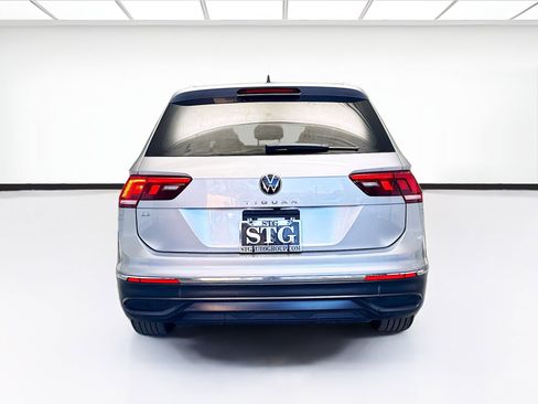Used 2022 Volkswagen Tiguan SE FWD image 5