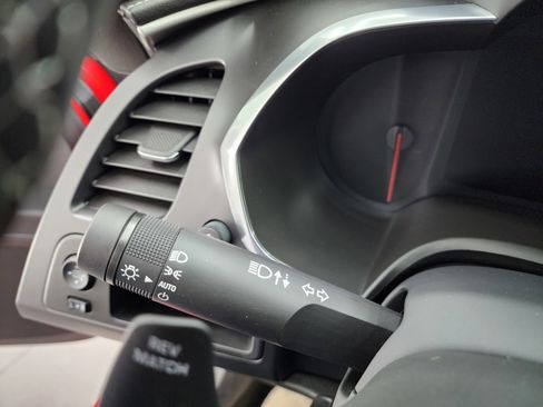 Used 2016 Chevrolet Corvette Stingray Coupe image 37