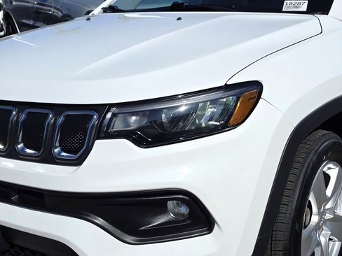 Certified 2022 Jeep Compass Latitude image 8