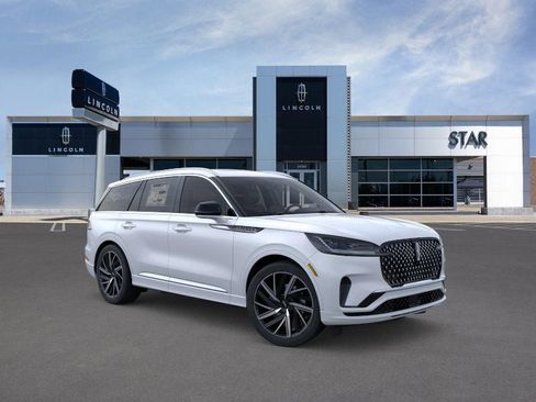 New 2025 Lincoln Aviator Black Label image 7