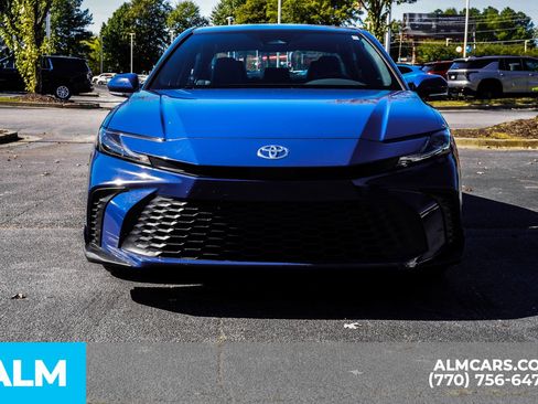 Used 2025 Toyota Camry SE image 12