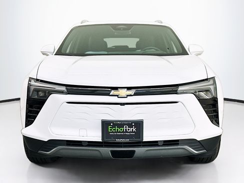 Used 2024 Chevrolet Blazer EV LT AWD/4WD image 2