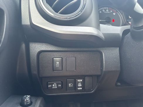 Used 2022 Toyota Tacoma TRD Sport w/ Technology Package image 25