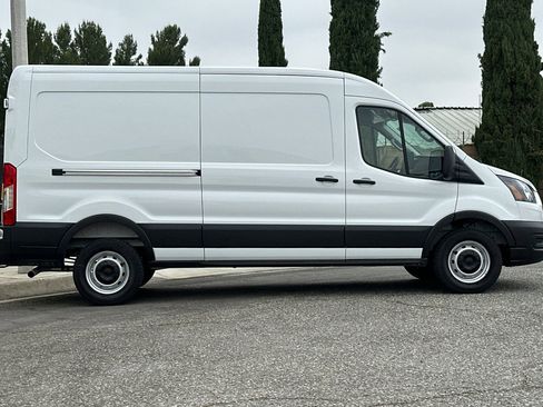 New 2026 Ford Transit 250 148 Medium Roof RWD image 3