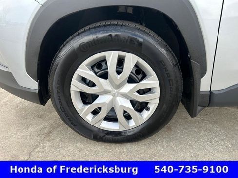 Used 2025 Toyota Corolla Cross L image 2