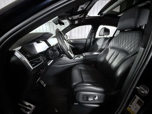 Used 2020 BMW X6 M50i w/ Executive Package image 19