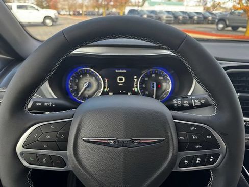 New 2026 Chrysler Pacifica Limited FWD image 25