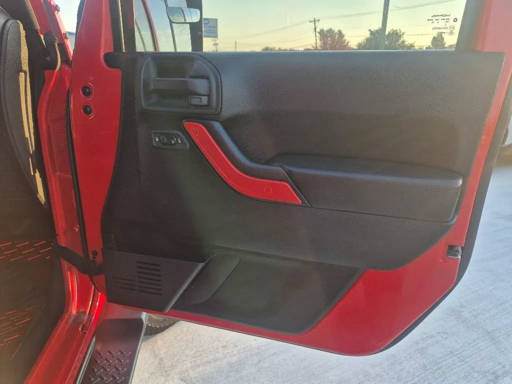 Used 2015 Jeep Wrangler Unlimited Sport w/ Quick Order Package 24S AWD/4WD image 15