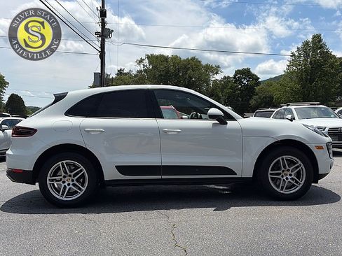 Used 2017 Porsche Macan AWD/4WD image 7