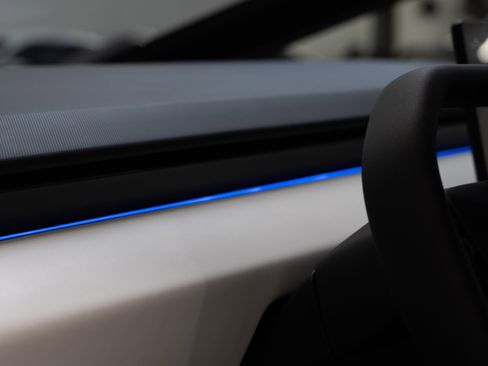 Used 2024 Tesla Cybertruck AWD Crew Cab image 14