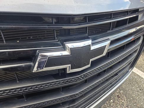 Used 2020 Chevrolet Traverse LS w/ LPO, Black Accent Package FWD image 2