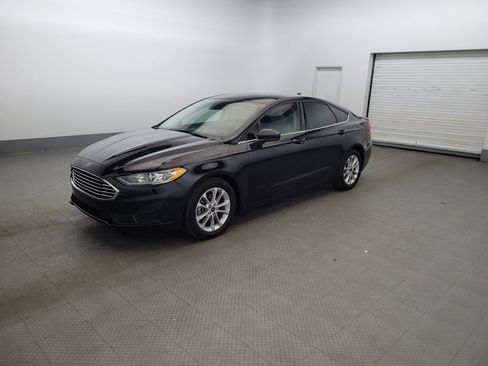 Used 2020 Ford Fusion SE w/ Fleet SE Value Package FWD image 2