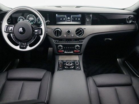Used 2024 Rolls-Royce Ghost image 19