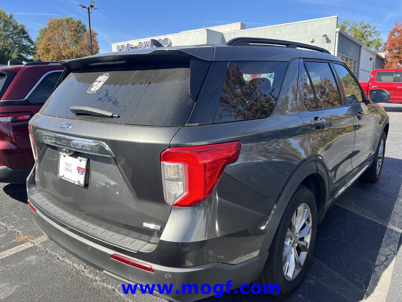 Used 2020 Ford Explorer XLT w/ Equipment Group 202A AWD/4WD image 3