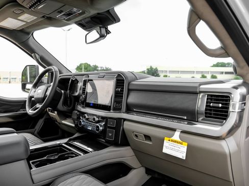Used 2026 Ford F450 Platinum w/ Platinum Plus Package AWD/4WD image 16