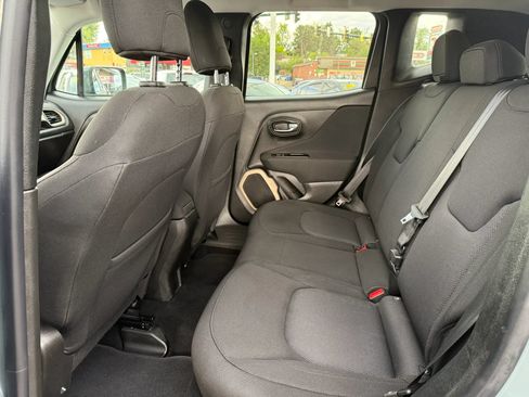 Used 2016 Jeep Renegade Latitude AWD/4WD image 13