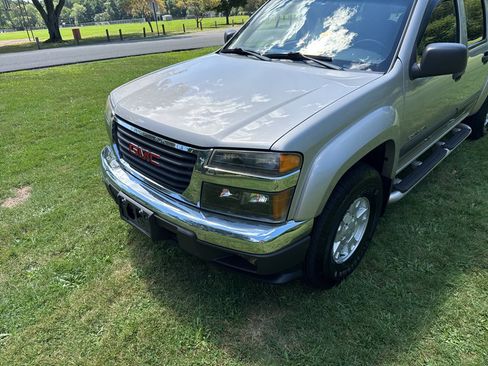 Used 2005 GMC Canyon SLE AWD/4WD image 13