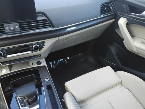 Certified 2024 Audi Q5 e Premium Plus image 23