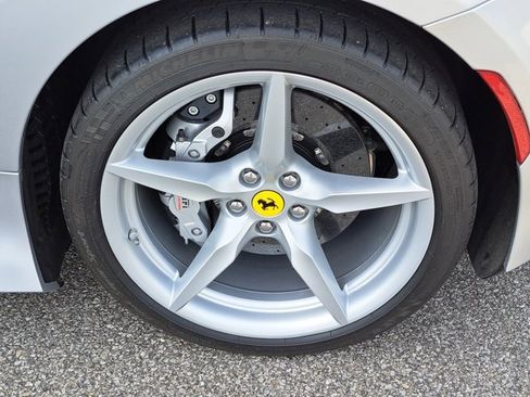 Used 2021 Ferrari F8 Tributo image 5