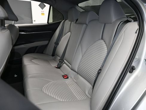 Used 2021 Toyota Camry SE w/ Cold Weather Package AWD/4WD image 30