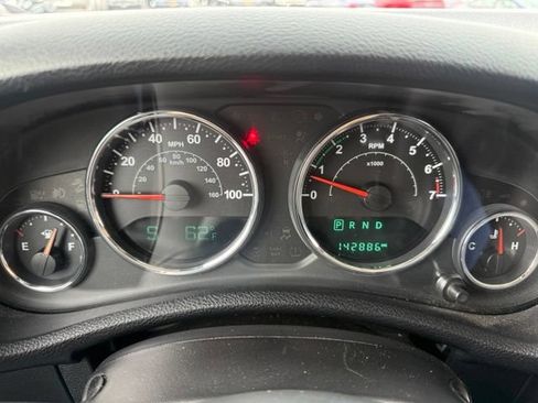 Used 2016 Jeep Wrangler Unlimited Sahara w/ Connectivity Group AWD/4WD image 22