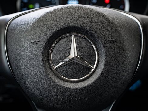 Used 2023 Mercedes-Benz Metris Passenger image 25