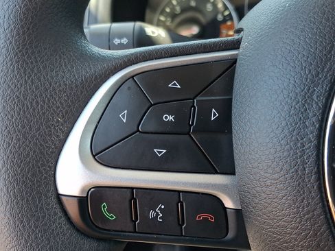 Used 2023 Jeep Renegade Latitude AWD/4WD image 22