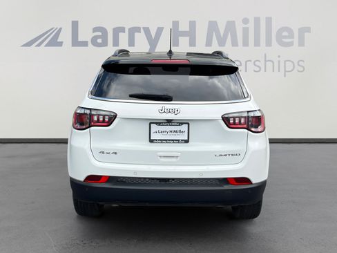 Used 2025 Jeep Compass Limited AWD/4WD image 4