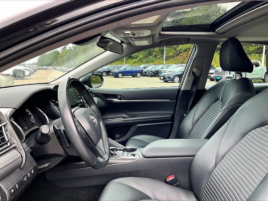 Certified 2022 Toyota Camry SE w/ Cold Weather Package AWD/4WD image 4